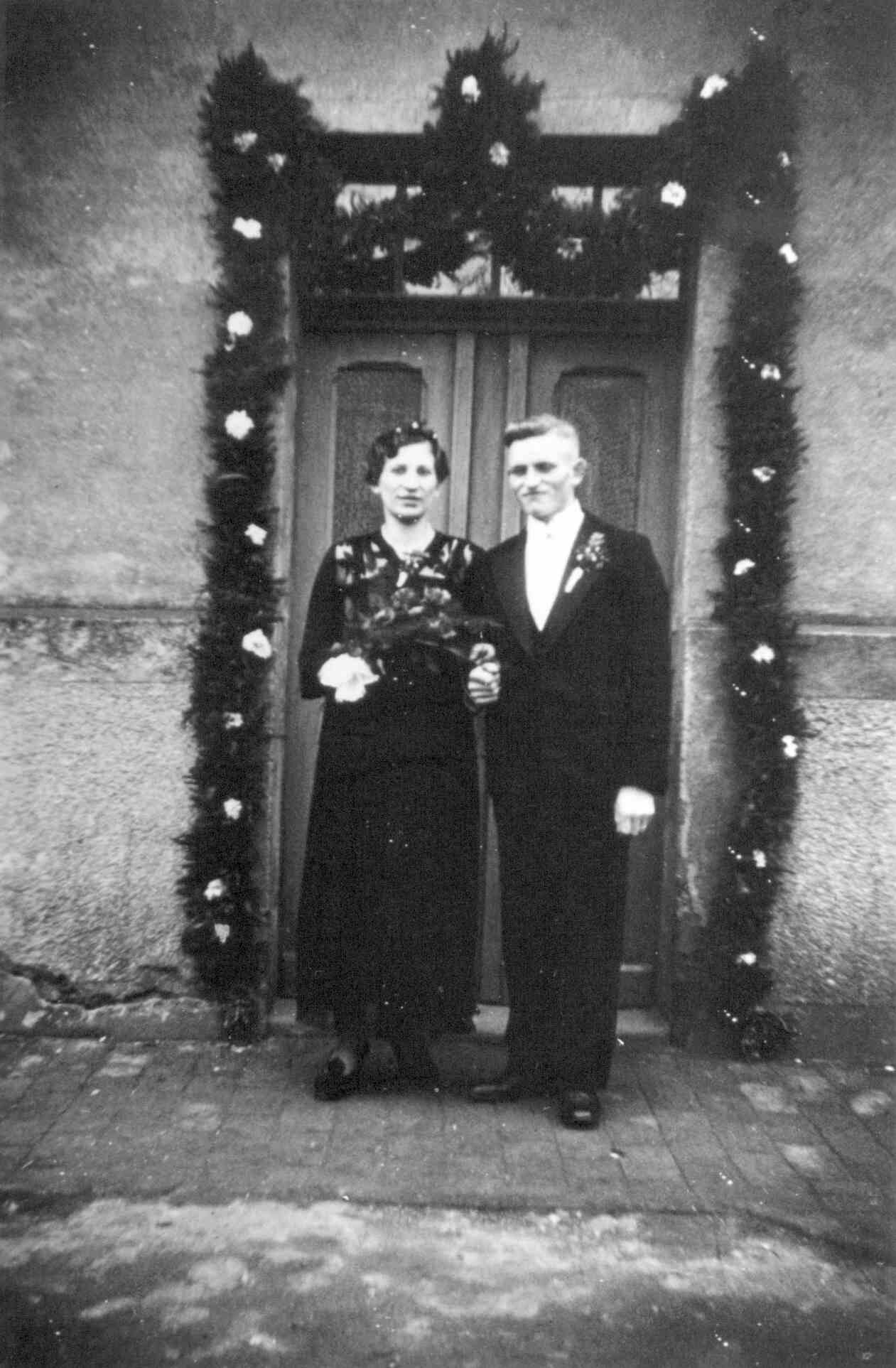 Brautpaar Erna Grübler und Erich Naumann, 1938